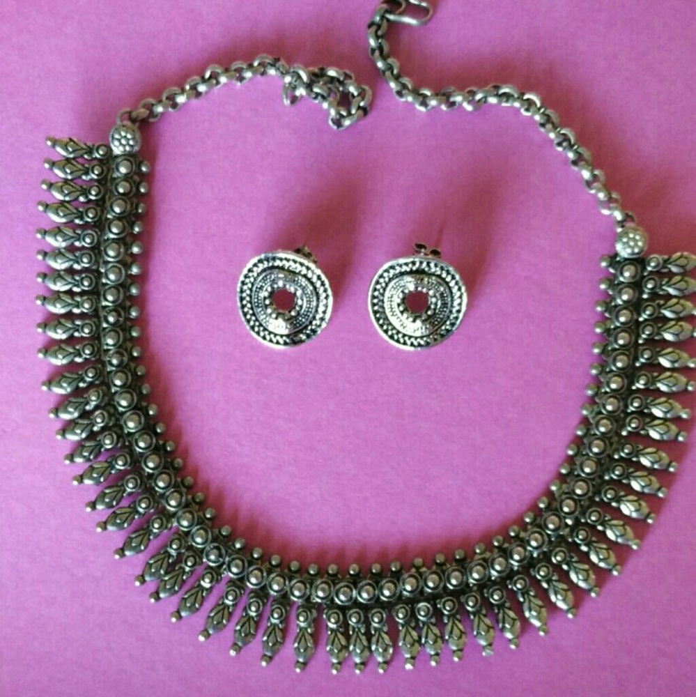 💫 Silver Necklace &  Earrings set  💫